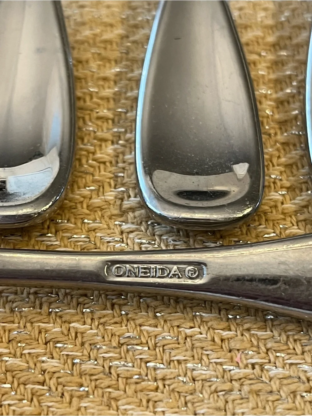 Oneida voss stainless